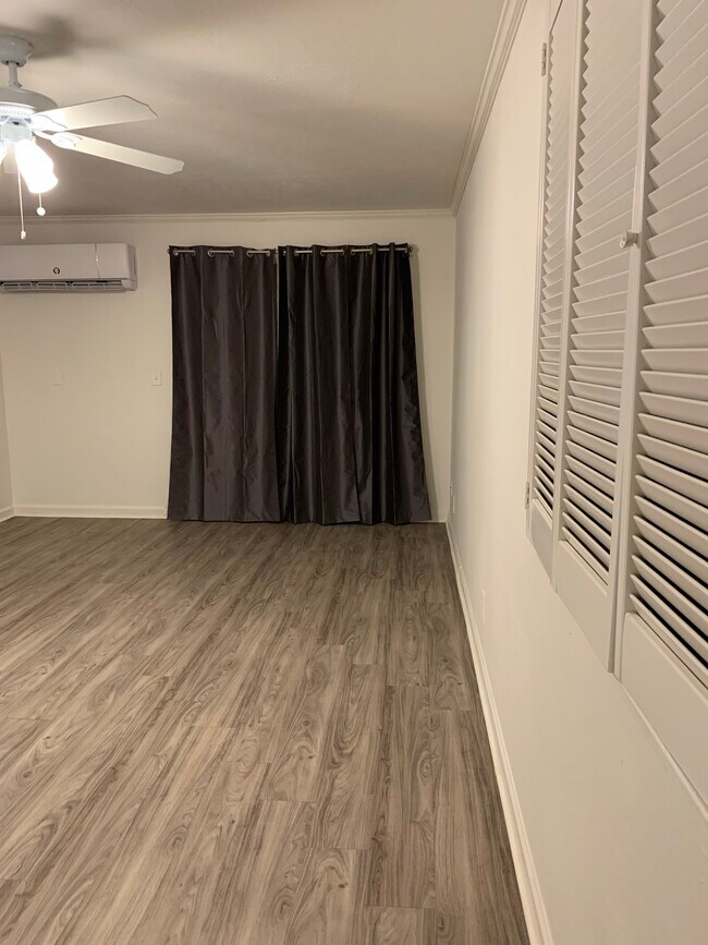 Patio Door off Liv Room - 342 E Saint Charles St