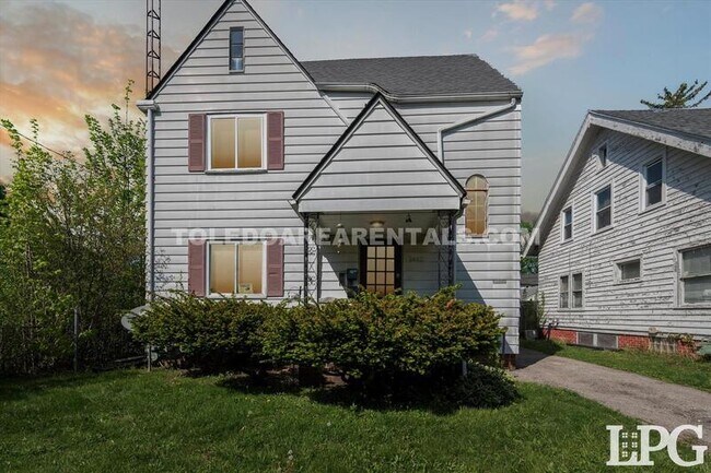 Building Photo - 1442 Schuyler Rd