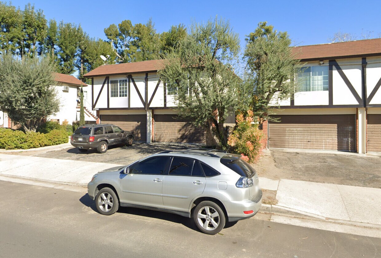 Primary Photo - 7344-7346 Ventura Canyon Ave