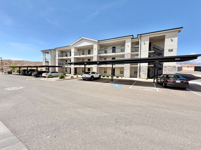 Foto del edificio - 2 Bed Lone Rock Condo!