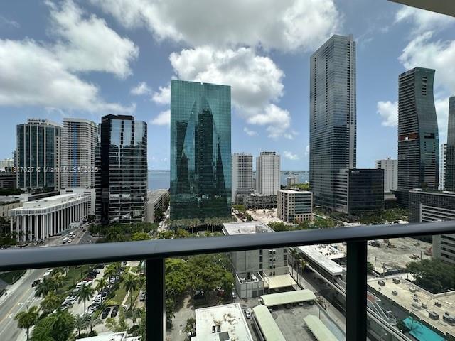 Foto del edificio - 1300 S Miami Ave