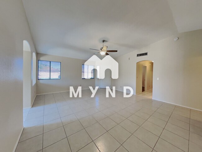 Foto del edificio - 8818 E Rose Tree St