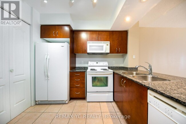 Building Photo - 38 William Carson Crescent