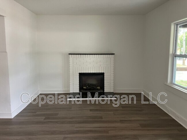 Foto del edificio - 1934 30th Ave N