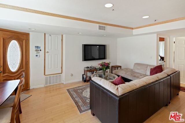 Foto del edificio - 3214 Cricklewood St