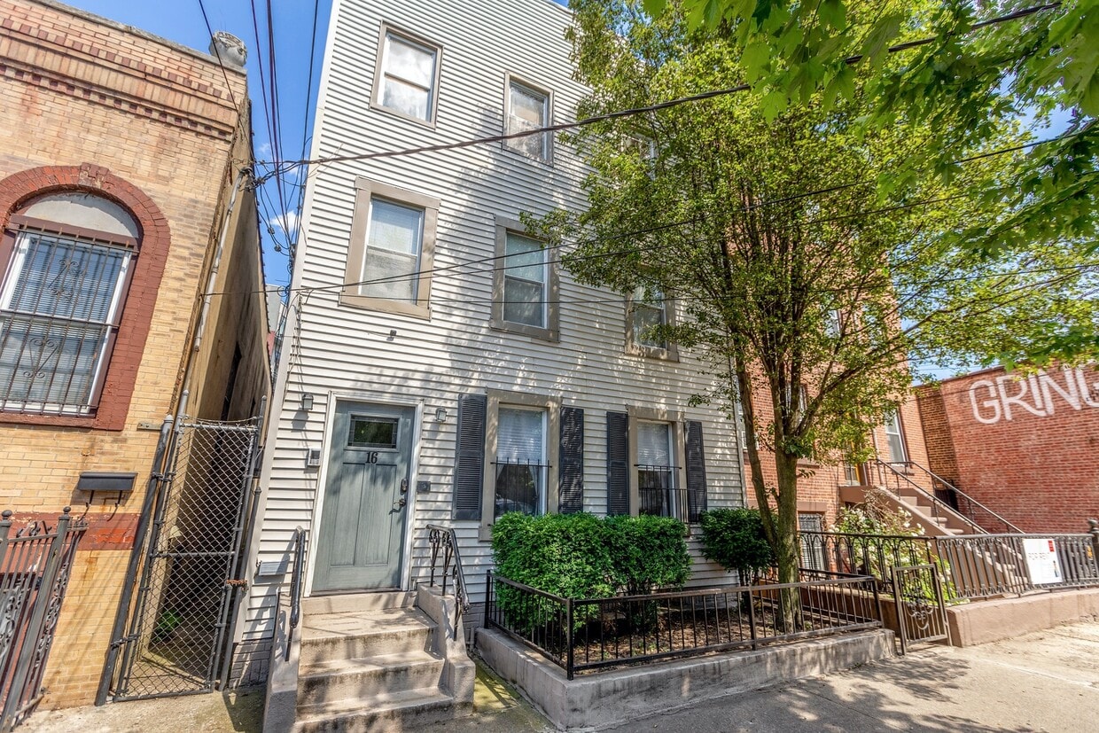 Photo - 16 Coles St (Jersey City, NJ)