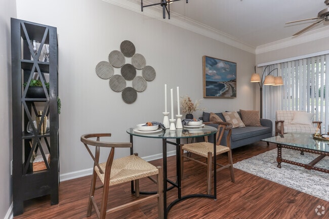 1BR, 1BA - 693SF - Dining Room - Marbella Villas at Indian Creek