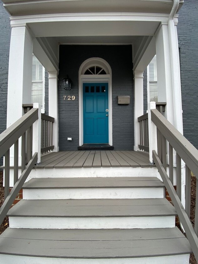 Photo - 729 Catherine Street
