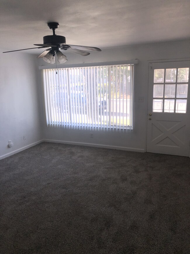 Foto del edificio - 2454 Corbin Ln