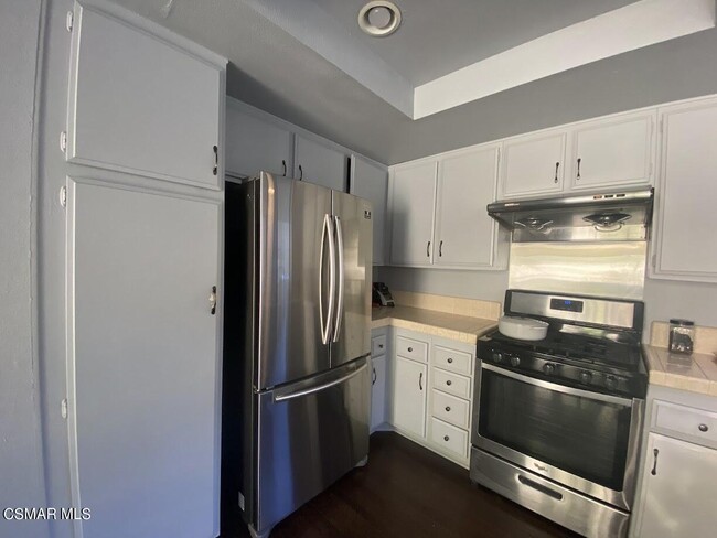 Building Photo - 609 Via Novella