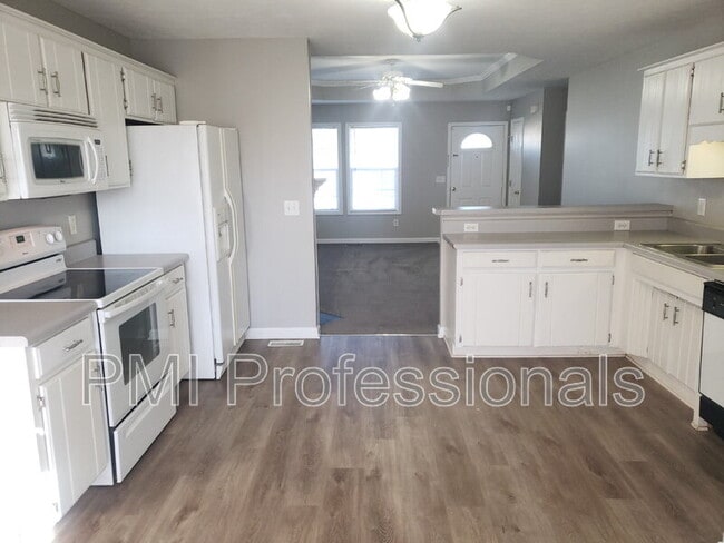 Building Photo - 1418 Tuffnell Dr