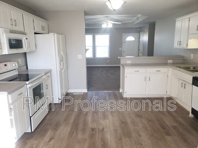 Foto del edificio - 1418 Tuffnell Dr