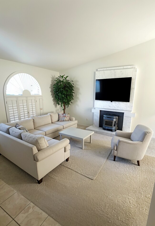 Building Photo - 8725 E San Ardo Dr