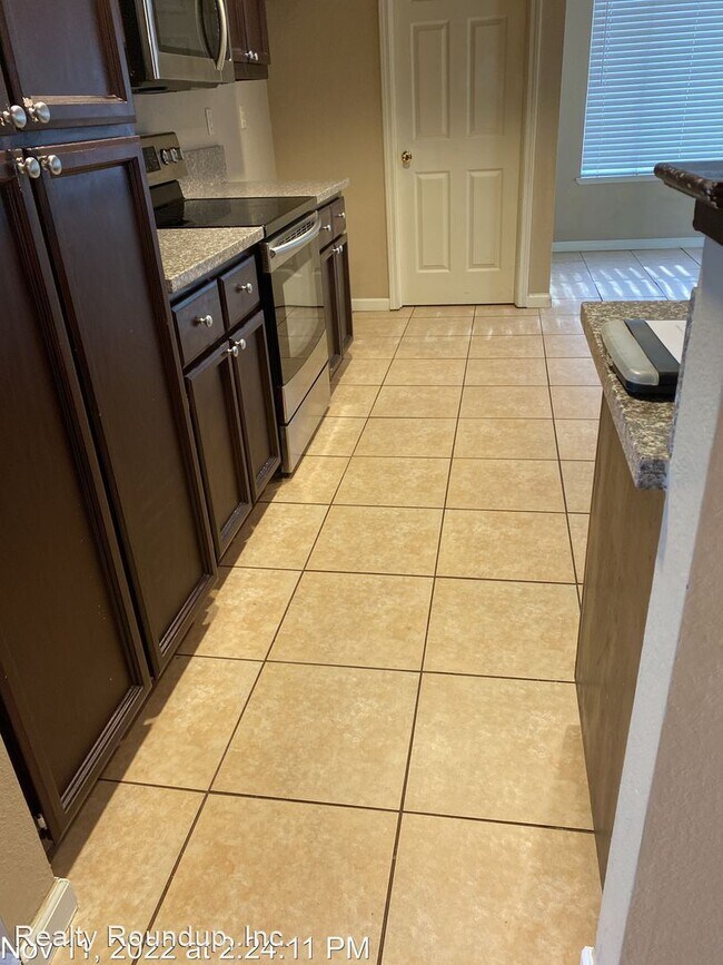 Building Photo - 3 br, 2.5 bath House - 14855 Reynosa Dr