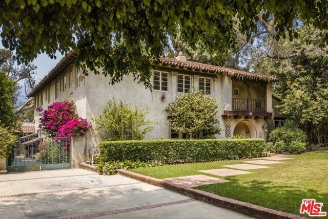 Foto del edificio - 211 N Van Ness Ave