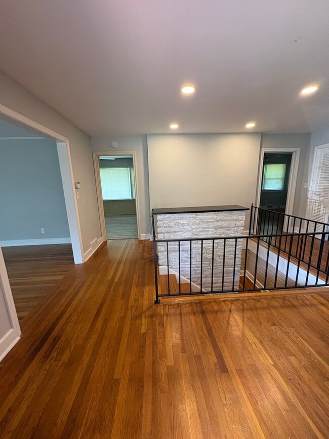 Photo - 3224 ROBINHOOD ROAD House
