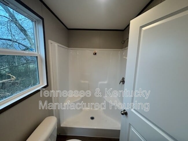 Building Photo - 210 Eller Dr