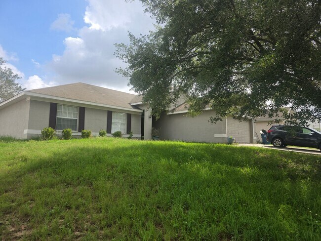 Foto del edificio - Large 4 bedroom 2 bath House