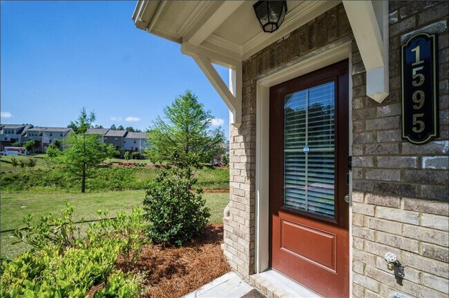 Foto del edificio - 1595 Ridgebrook Downs