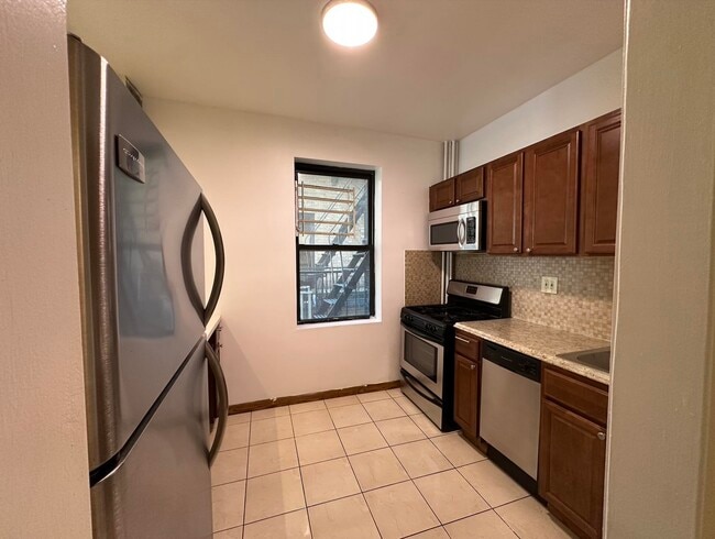 Building Photo - 429 Fairmount Ave