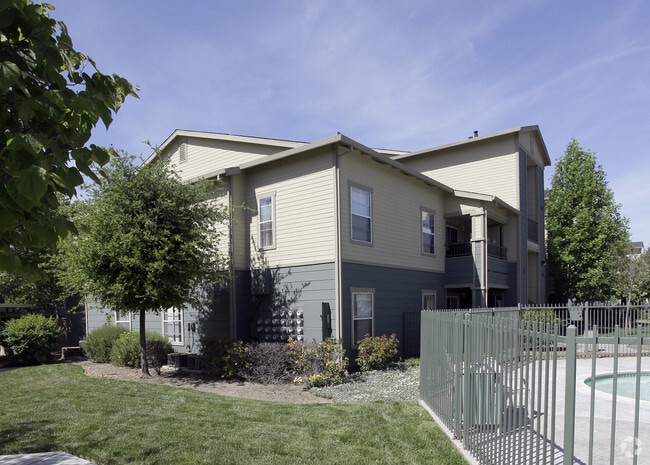Building Photo - Sycamore Pointe