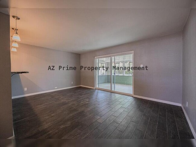 Building Photo - 6521 N 19TH DR, PHOENIX AZ