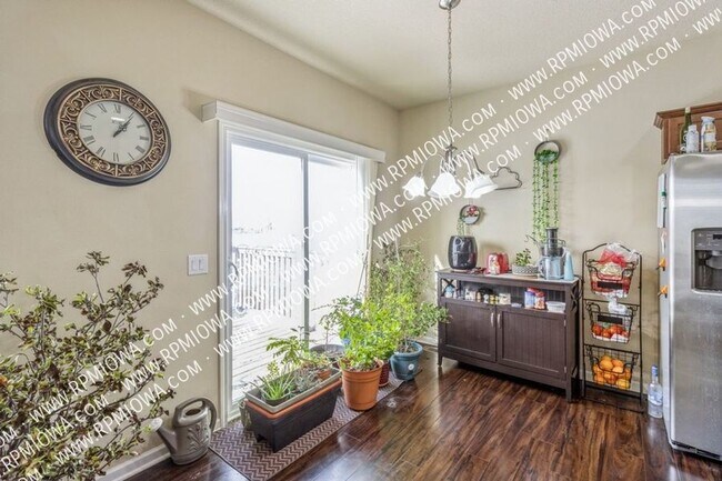 Building Photo - EXECUTIVE RANCH!  3 Bedroom and 2 Bathroom...