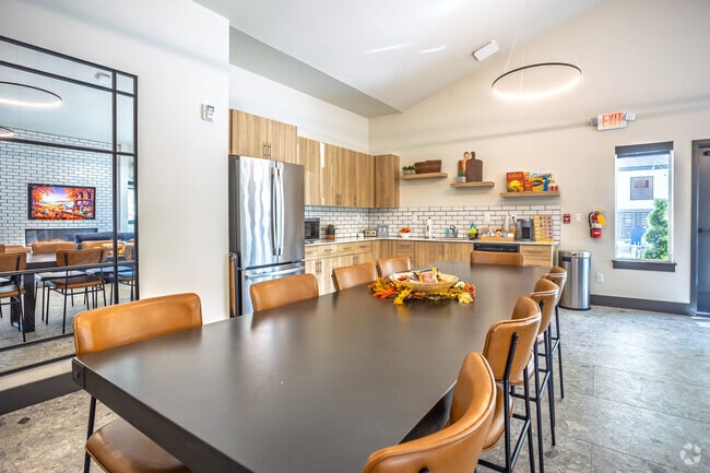 Clubhouse - Summit Vista