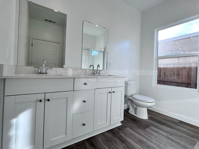 Building Photo - 6088 E Giavanna Ave