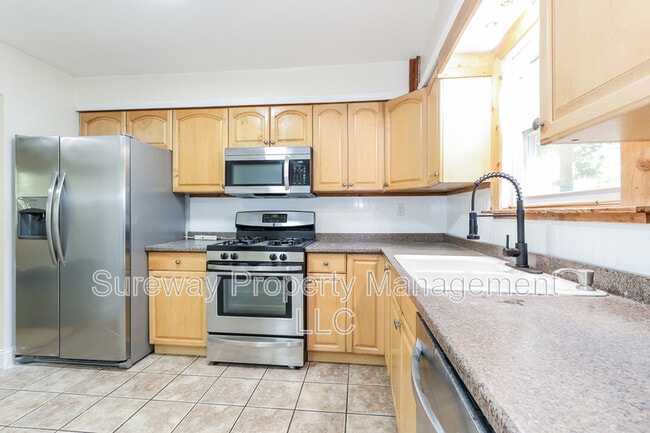 Building Photo - 1002 Belleview Blvd