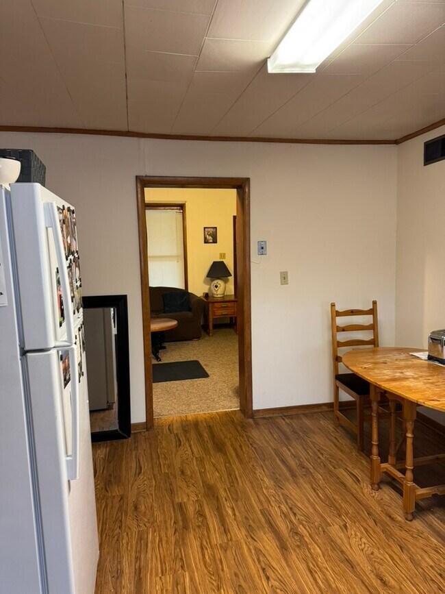 Comedor en la cocina/sala de estar - 405 S Chestnut St