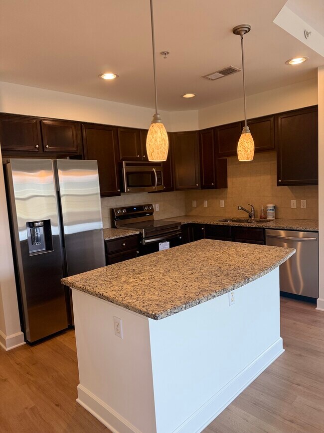 Foto del edificio - 200 River Vista Dr