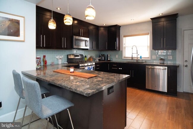 Building Photo - 1026 Morris St