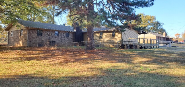 Building Photo - 5925 AR-89