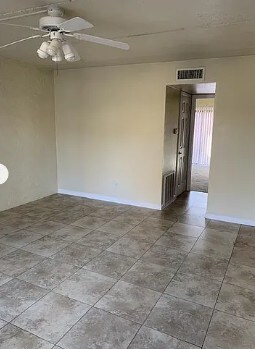 Foto del edificio - 7110 E Continental Dr