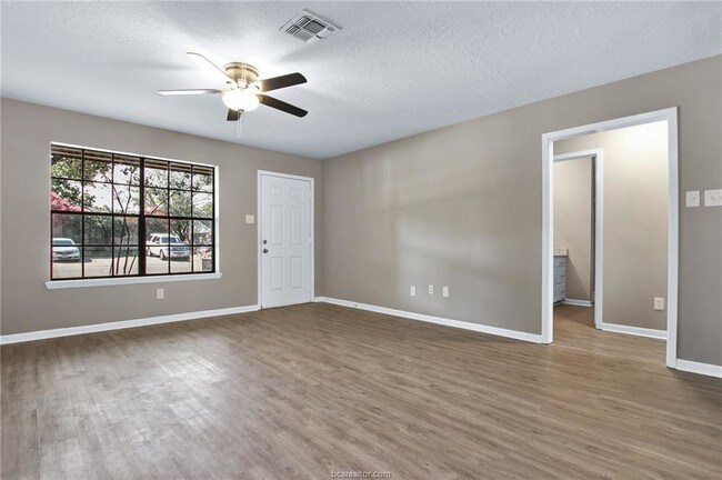 Building Photo - 3917 Olive St