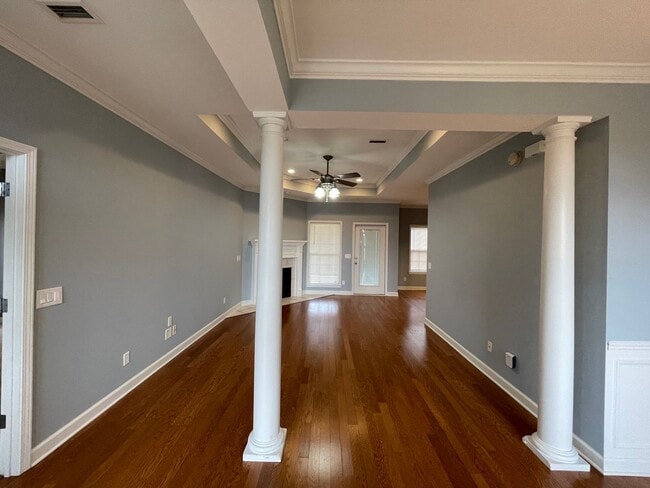 Building Photo - Quail Hollow