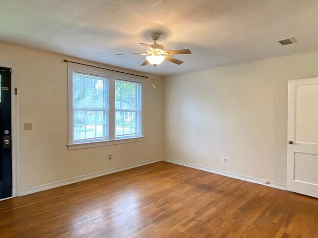Living Room - 4335 Melrose Ave