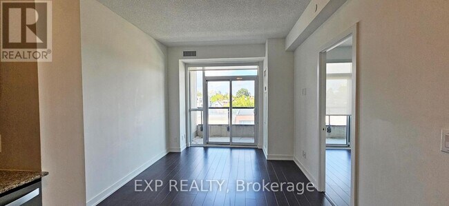 Photo du bâtiment - 1603-1603 Eglinton Ave W