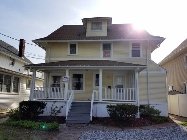 Building Photo - 92 Townsend Ave