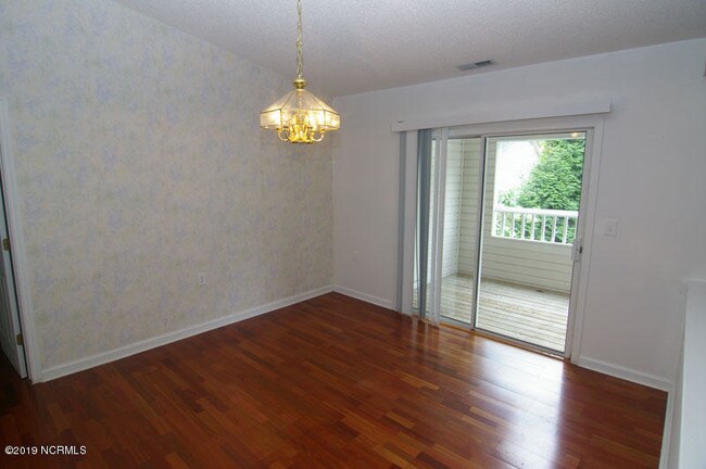 Building Photo - 1110 Turtle Creek Rd