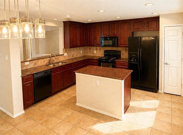 Building Photo - 7004 Dove Tail Dr