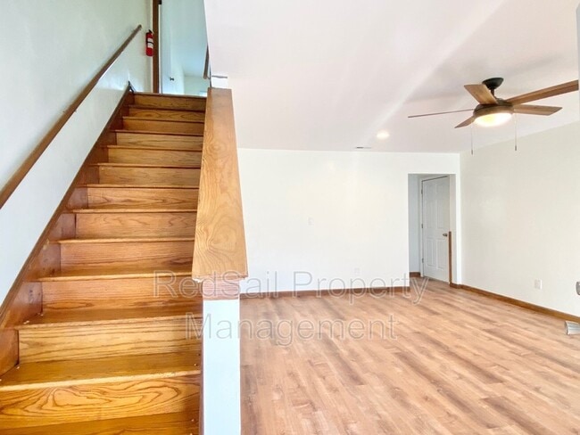 Building Photo - 311 Pear Ridge Cir