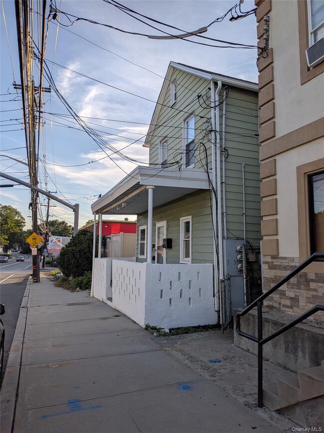Building Photo - 90-92-92 W Railroad Ave