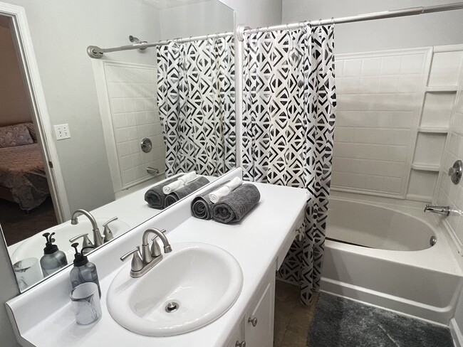 Building Photo - 6580 Arbor Gate Dr SW