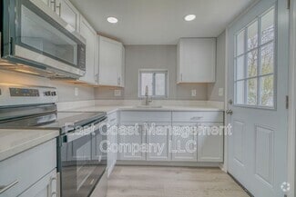 Building Photo - 1537 Mitchell Ln