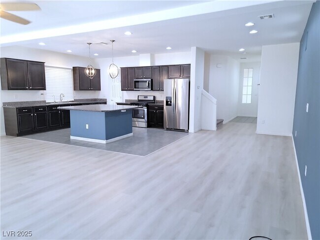 Building Photo - 9773 Lone Canary Ct