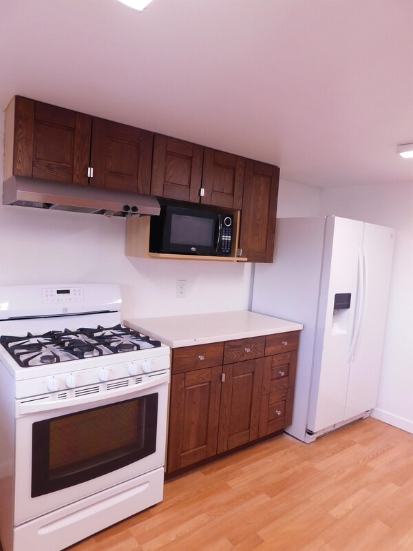 Building Photo - 875 W Doxey St