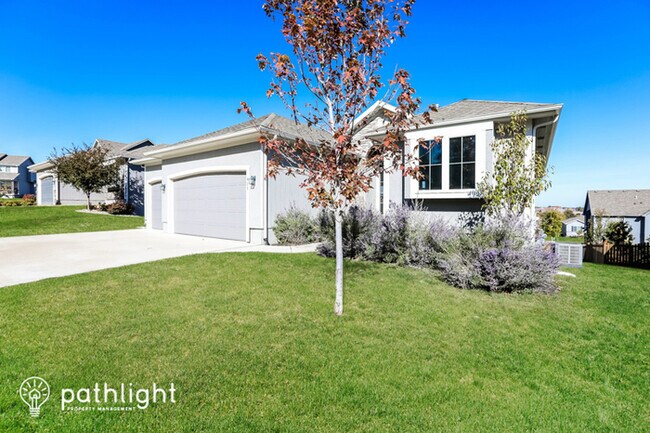 Building Photo - 913 Southeast Forest Ridge Court, Blue Spr...