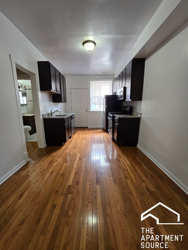 Foto del edificio - 3753 W Sunnyside Ave